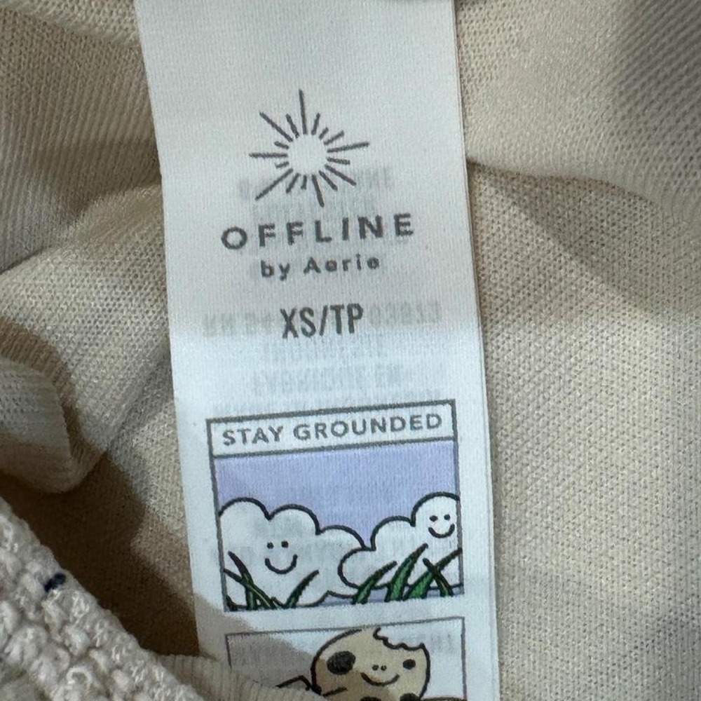 Arie Offline by Paris white with thin black vertical striped pants in XS - Picture 3 of 4